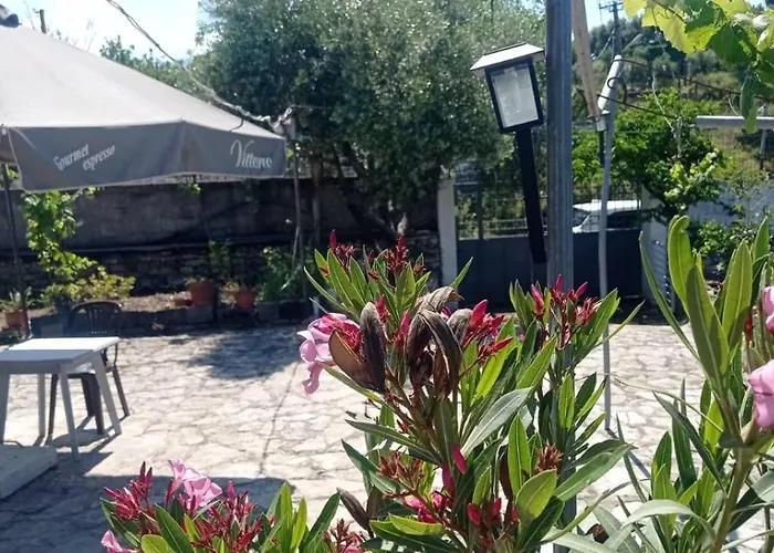 Yannoula\'S Family Home